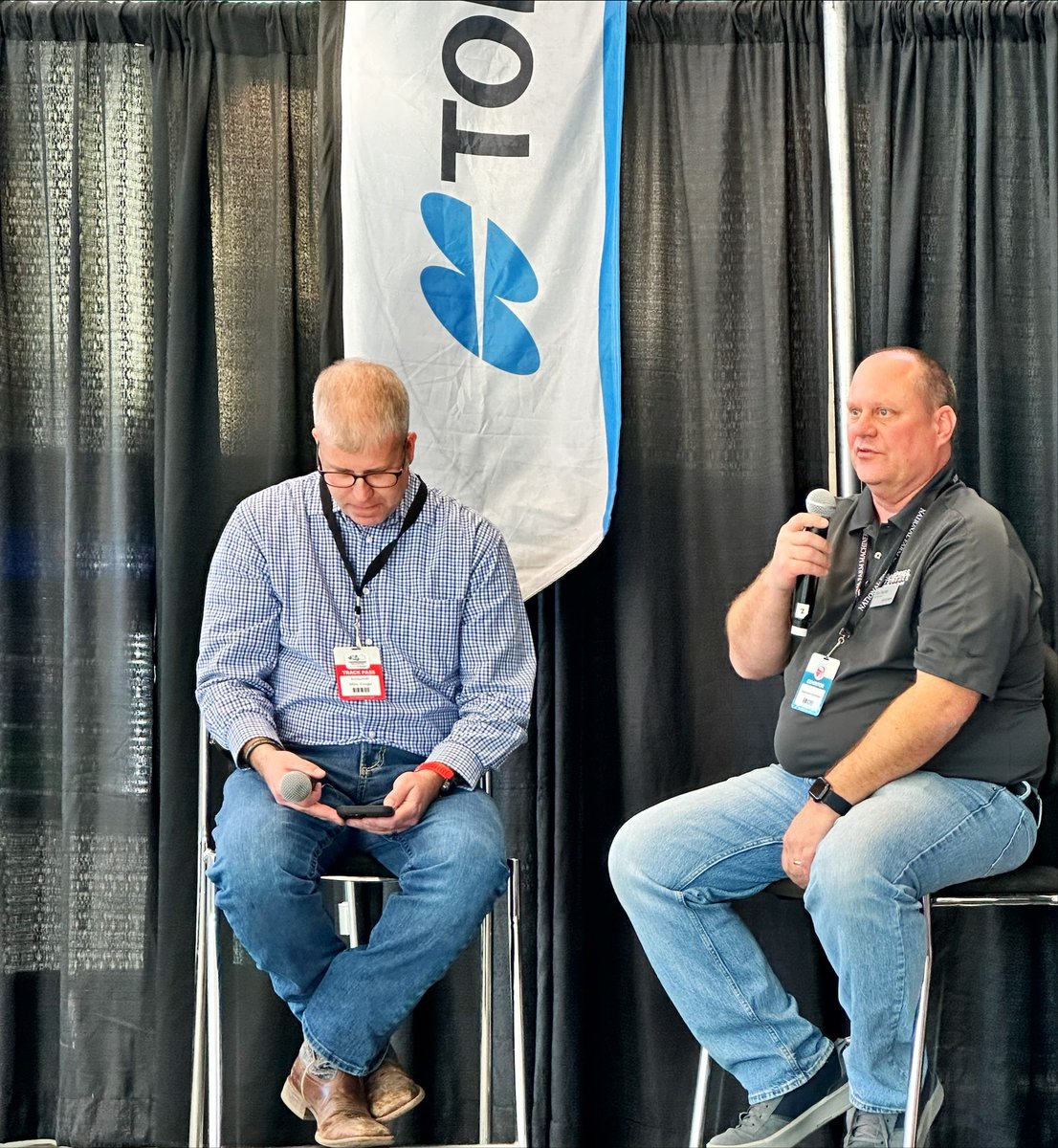 topconag's tweet photo. Innovation in agriculture is taking center stage at the @KYNFMS in Louisville!
Check out Jim Steinke from @Ag_Express_, discussing our cutting-edge Athene Spreading system on the main stage. 🌱#NFMS2024 #AgTech #KYNFMS https://t.co/bDeXFyEauf