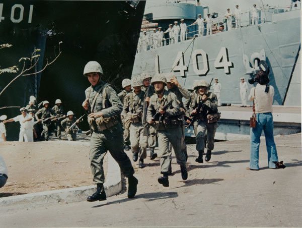 Kıbrıs harekatı zamanından. L 401 - TCG Ertuğrul. Sorun yok ama L 404? Bilgisi olan?