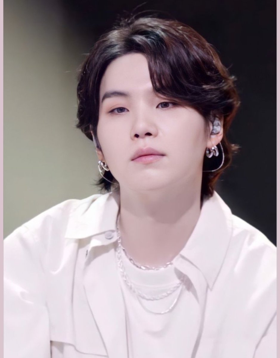 anpamanbts's tweet photo. #yoonminau a/b/o

Yoongi is tired of hoping for his oblivious alpha best friend to fall for him and decides that maybe it’s time to move on.

Jimin is not pleased to know about his omega best friend's decision of accepting courting offers. https://t.co/IrG7OaQSAf