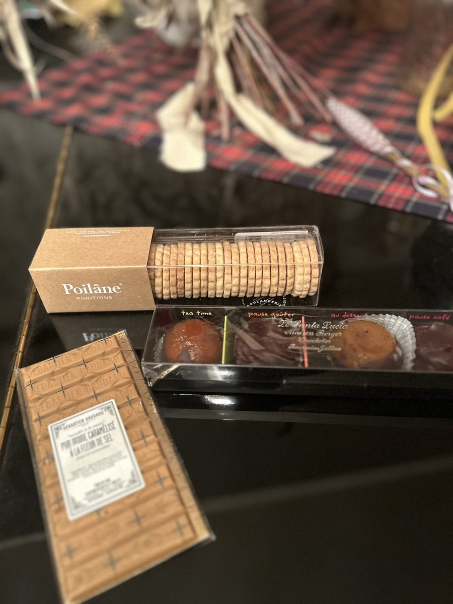 eririn_76's tweet photo. パリから届きました💕🇫🇷 

素敵なティータイムになりそうです✨🍫🍪🍯🫖
@tresbonparis1 
Merci beaucoup❤️

#フランス
#パリ
#フランス好き
#ソプラノ
#ありがとう
#紅茶好き https://t.co/XZgbPpstJu