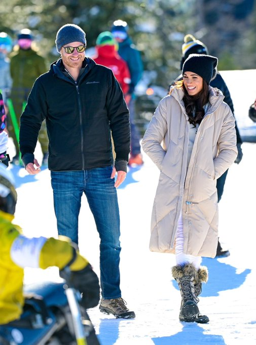 AModernDuchess's tweet photo. I loving the pictures this morning. Its nice to see them both happy in their element thriving, succeeding and living their best life.

#HarryandMeghan 
#PrincessMeghan 
#WinterPrincess
#InvictusGames2025 
#HarryandMeghaninCanada https://t.co/750ejUwmS8