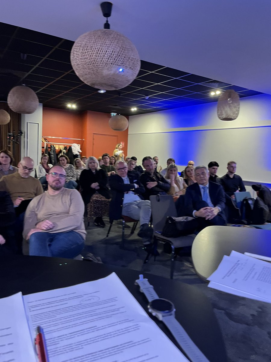 yannickneuder's tweet photo. Très heureux d’avoir participé au Vrai Ségur de la Santé à l’initiative de @ChicheArnaud et du collectif Santé en Danger @sedatif à Lille. Nous avons évoqué tous les sujets, sans tabous en revenant sur l’état d’ébullition de nos généralistes après les annonces incompréhensibles du gouvernement. Nos médecins n’ont pas à payer le manque de réformes structurelles de l’Etat. Ils tiennent un système à bout de souffle aux côtés des infirmiers libéraux et d’un hôpital épuisé. #VraiSegur2024
