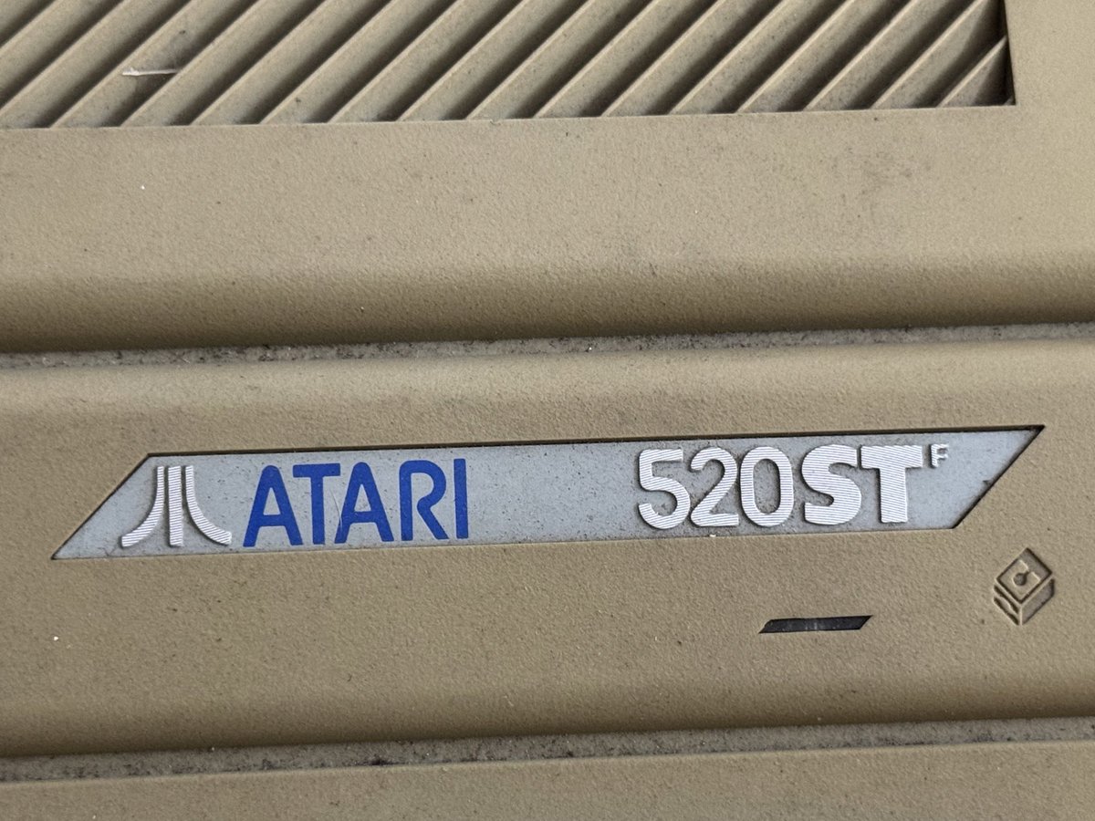 ocomar's tweet image. Got this old #Atari 520STF in a great condition a couple of years ago. 
Can’t wait to find the monitor cable and test it. 
Hope the floppy disks are still readable. 
#OldGeek