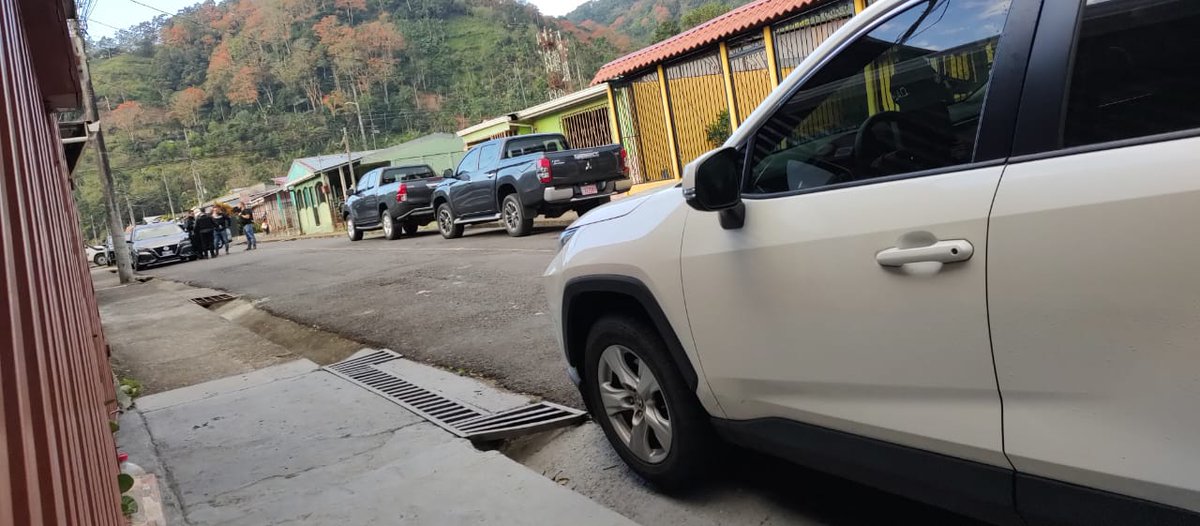 ViuditaCR's tweet photo. Detenido Jefe de Fiscales en Turrialba.
Tráfico de influencias, corrupción y vínculos con narcotráfico. 
#PlatanarNews #EnEsteMomento https://t.co/JZ0YYCURvX
