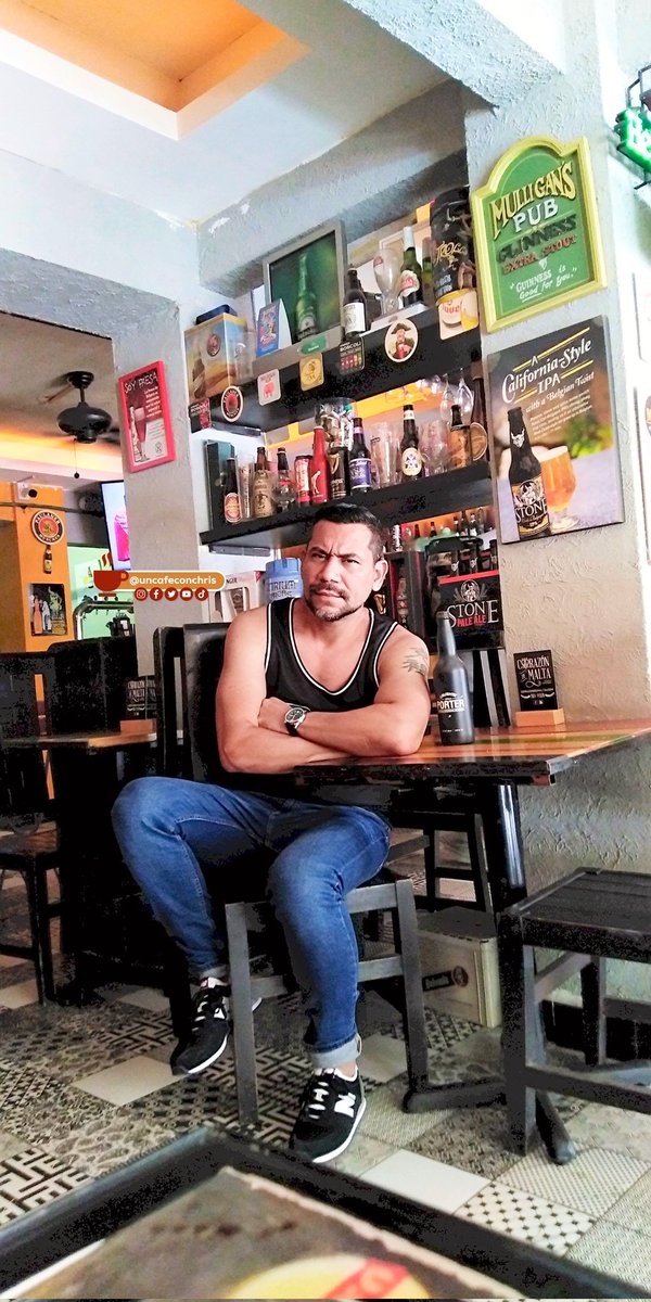 Un paso por el tiempo... en el bar frente a mi apartamento en Guerrero, Ciudad de México. 

#uncafeconchris #jueves✌ #juevesdeantaño #juevesdetbt #juevesretro #juevestbt #juevesderecuerdos #cdmxlife