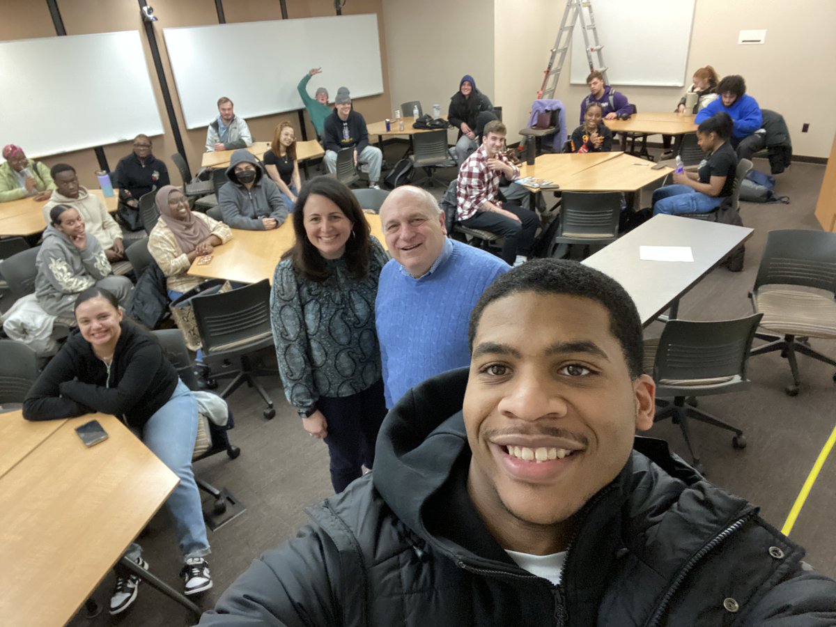 UAlbanyCom tweet media