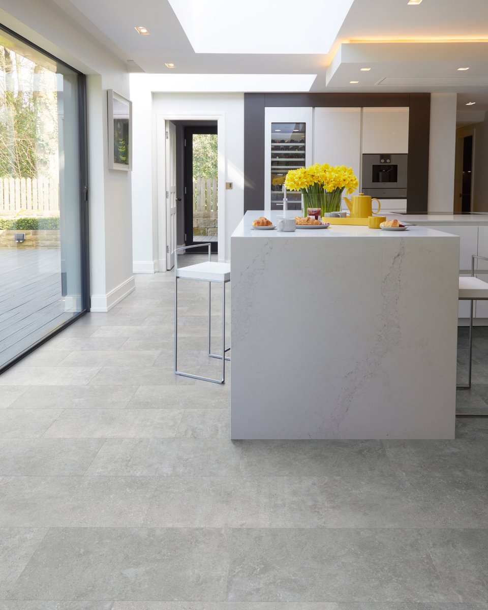flooringpennine's tweet photo. 5 reasons why @polyflorltd Camaro Rigid Core is ideal for kitchen flooring installations:
✨ Durable
✨ 100% waterproof
✨ Easy to clean
✨ Easy click installation
✨ 30 wood and stone designs
Available for next day delivery!
#kitchenflooring #floorfitters https://t.co/JSNlnXu00b