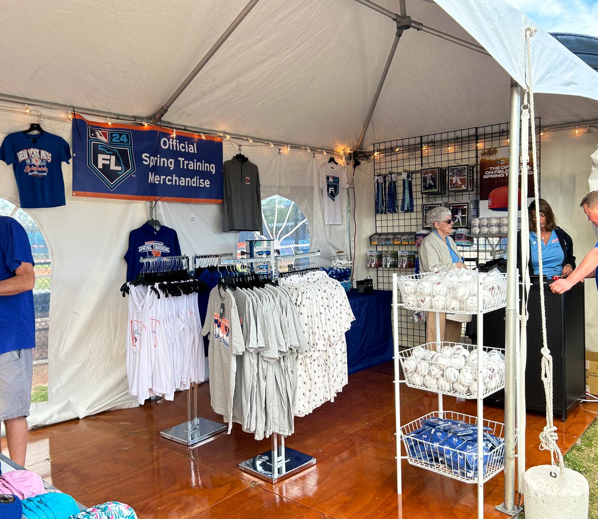 📍Clover Park

If you’re at Spring Training, check out our merch tent! Located at the entrance to the backfields. You can’t miss us! #Mets #NYM #SpringTraining #PSL
