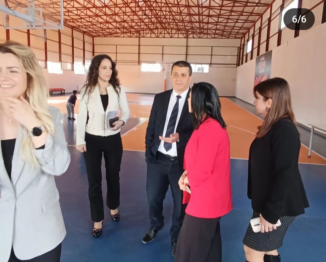 Çok hoş bir okul ikliminde, dolu dolu geçen bir gün oldu. Nice akademik başarınızla taçlanacak bir yıl olsun.
💙❤️