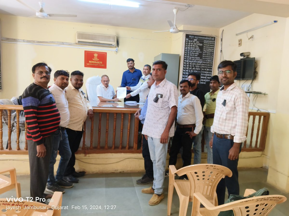 આજરોજ 2004 બાદ નોકરી પર લાગેલા કર્મચારીઓને જૂની પેન્શન યોજના પુનઃ લાગુ કરવા રાજ્ય મંડળ તથા જિલ્લા મંડળની સુચના અને આદેશ મૂજબ કાળી પટ્ટી ધારણ કરી તલાટી કમ મંત્રી ફરજ બજાવી..
<a href="/CMOGuj/">CMO Gujarat</a> 
<a href="/bachubhaikhabad/">Bachubhai Khabad</a> 
<a href="/GRTMM1/">ગુજરાત રાજ્ય તલાટી મંત્રી મહામંડળ (OFFICIAL)</a> 
<a href="/girsomnathtcm/">ગીર સોમનાથ જિલ્લા ત.ક.મ મહામંડળ</a> 
<a href="/abpasmitatv/">ABP Asmita</a> 
<a href="/VtvGujarati/">VTV Gujarati News and Beyond</a>
<a href="/bchtalatimandal/">BHARUCH JILLA TALATI CUM MANTRI MANDAL</a>