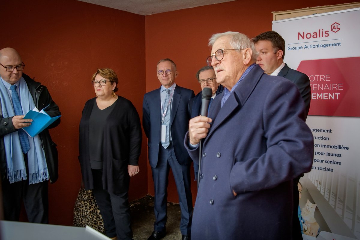 Ville de Limoges (@villelimoges87) on Twitter photo La résidence Les Sagnes à Beaubreuil a été réhabilitée dans le cadre du Nouveau Programme National de Renouvellement Urbain.
L’inauguration s’est tenue aujourd’hui en présence du maire de #Limoges <a href="/ERLOMBERTIE/">Emile Roger Lombertie</a> .
©T. laporte - Ville de Limoges La résidence Les Sagnes à Beaubreuil a été réhabilitée dans le cadre du Nouveau Programme National de Renouvellement Urbain.
L’inauguration s’est tenue aujourd’hui en présence du maire de #Limoges <a href="/ERLOMBERTIE/">Emile Roger Lombertie</a> .
©T. laporte - Ville de Limoges