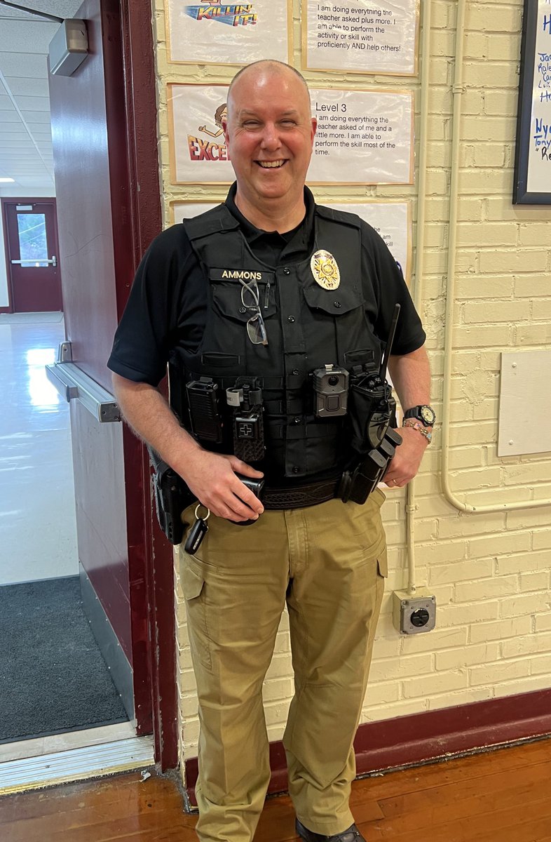 Happy  National School Resource Officer Appreciation Day! We are so lucky to have Officer Ammons at Etowah! He keeps us safe, teaches us about being respectful community members and makes Etowah a better place! Thank you Officer Ammons!#NationalSchoolResourceOfficer