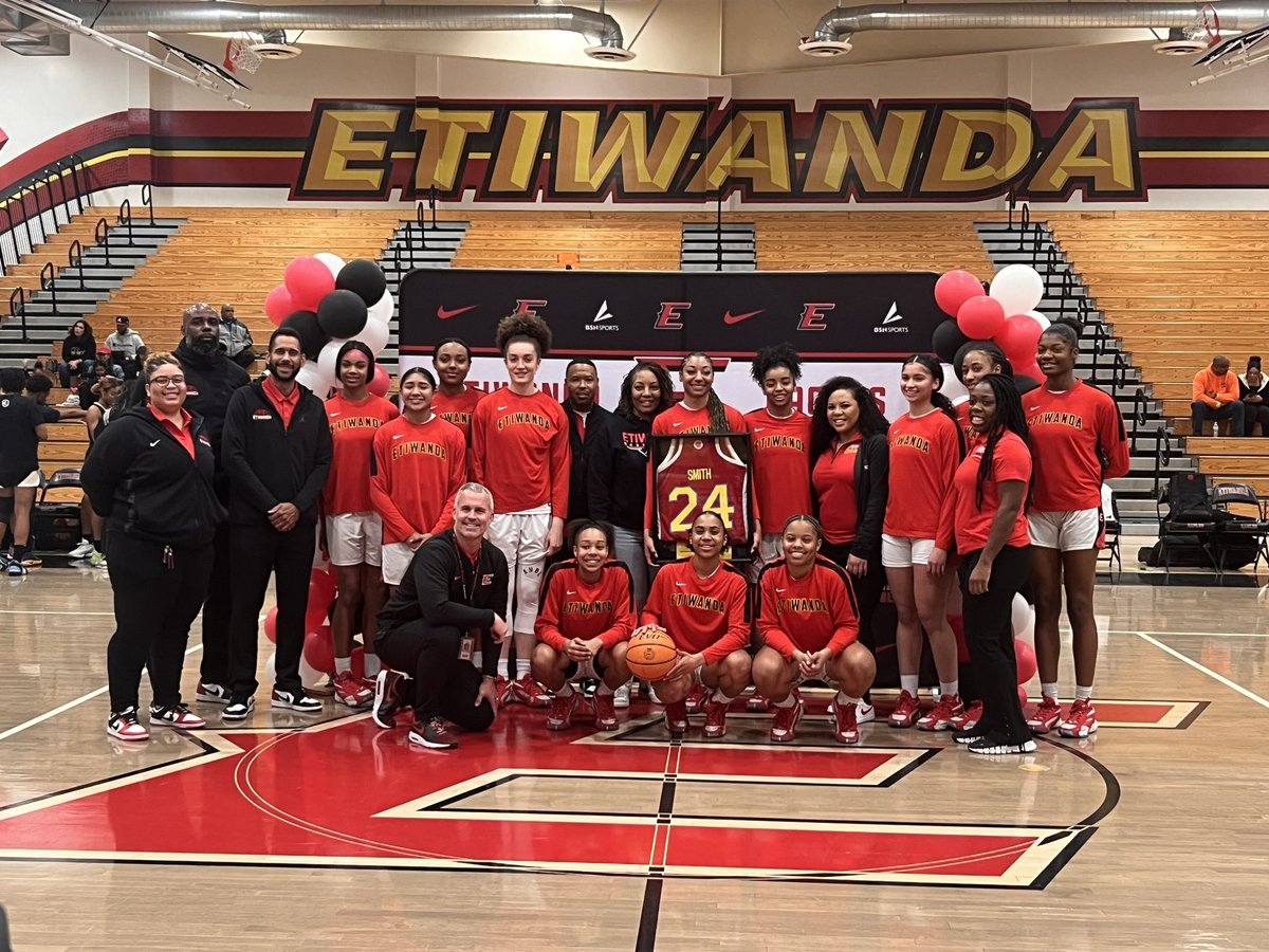 @k3nnedynicole I made it just in time to watch you receive your McDonald’s All-American jersey and couldn’t be more proud of everything you’ve accomplished. You’re not done yet. 😀 Keep shining! ❤️🏀📚❤️