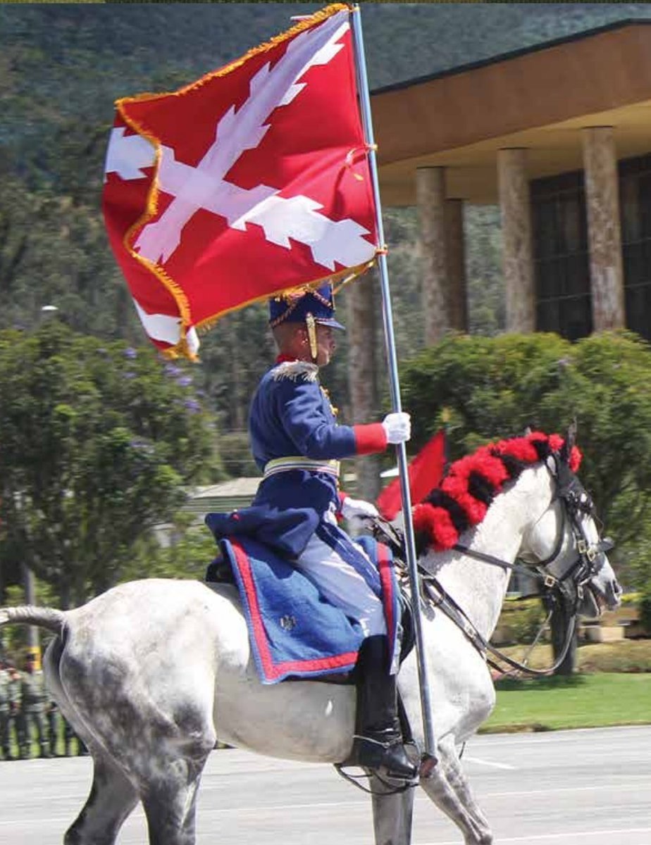 HispaniarumRex's tweet photo. En el caso de Ecuador, la cruz de Borgoña fue usada como emblema por la Junta de Quito de 1809. Es considerada la primera bandera patria del país. https://t.co/U8JKz3xVwq