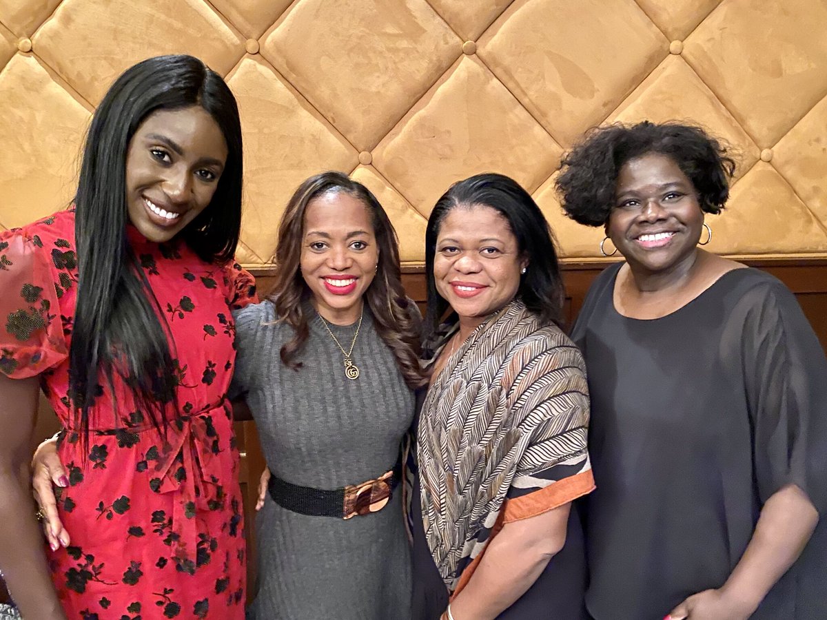 Fond flashback to @sxsw last year- these industry leaders spoke about their experiences on the board of directors at market-leading companies

@ruthumohnews & @FortuneMagazine leading the conversation, with @shannonnash, @msaintil and @GinaLoften 

#BlackHistoryMonth #BWOB