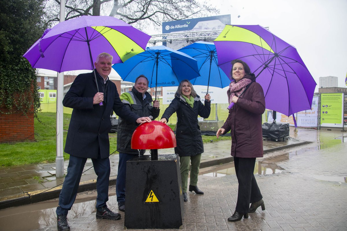 Goed nieuws uit Amersfoort: we zijn gestart met de bouw van 186 woningen in Parkweelde III. <a href="/astridpj/">Astrid Janssen 🍀</a> noemt de start een mijlpaal en benadrukt het belang van nieuwe woningen in de stad. Lees meer👉bit.ly/3T1d6yA #passendwonen #nieuwbouw