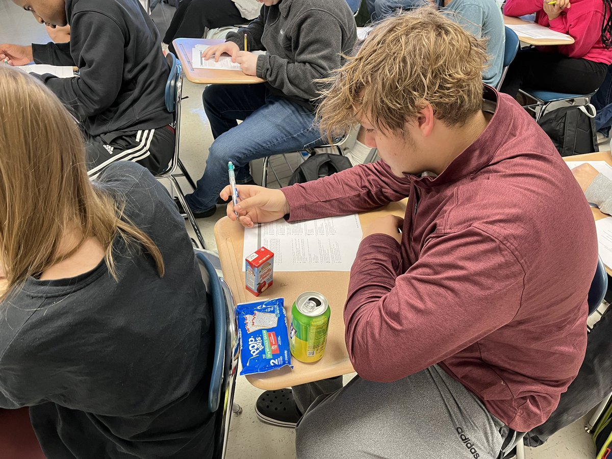 holtmm's tweet image. Love the teacher leadership and student motivation in this room! Ms Walden is the leader behind our ACT prep sessions and check all these students who signed up voluntarily. #BearDown #teacherleader #ownyourlearning