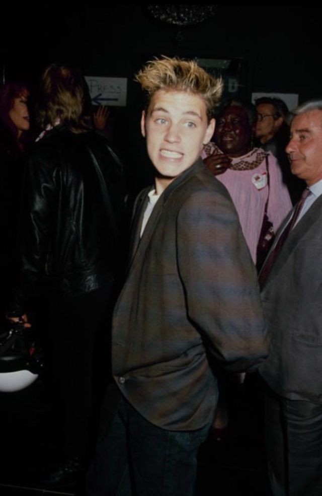 forevercoryhaim's tweet photo. That face 😬😬

#coreyianhaim #coreyhaim #haimster #dreamalittledream #licencetodrive #thelostboys #samemerson #lesanderson #80s #90s #kindnessforcorey https://t.co/kYhFV2y8qA