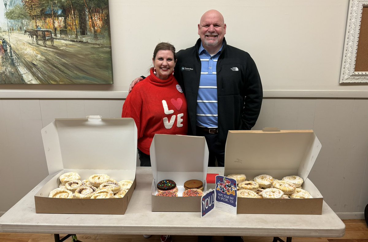 EESPrincipal's tweet photo. Old habits are hard to break. I delivered a few boxes of joy to the sweet people at @EastElemCCS to show my love on Valentineโs Day. โค๏ธ๐ค๐ #AlwaysEast @east_pto https://t.co/q3phmN5A7Q