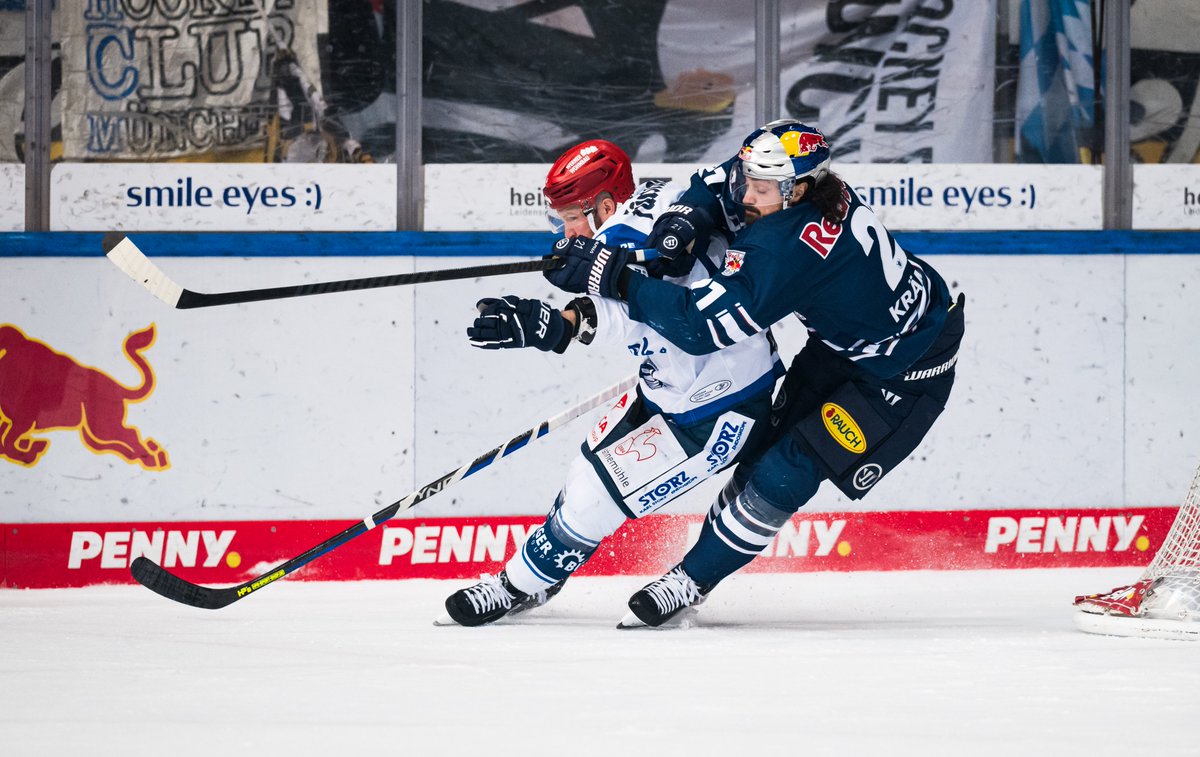 RedBullMuenchen's tweet photo. #RBMvsSWW 7:0 (40.) 🏒
Unser Sturmlauf geht weiter, im Mitteldrittel schlagen die #redbulls gleich vierfach zu. 🚨 Die Abwehr der Wild Wings kommt mit unserer Offensive heute überhaupt nicht zurecht. Mal sehen, was im Schlussabschnitt noch geht. https://t.co/2fkvCkymee