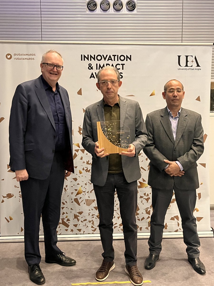 And the winner is @KamounLab @biouea @TheSainsburyLab for his work Improving global crop disease diagnosis to reduce economic loss and improve food security. Congratulations! #UEAIIAwards