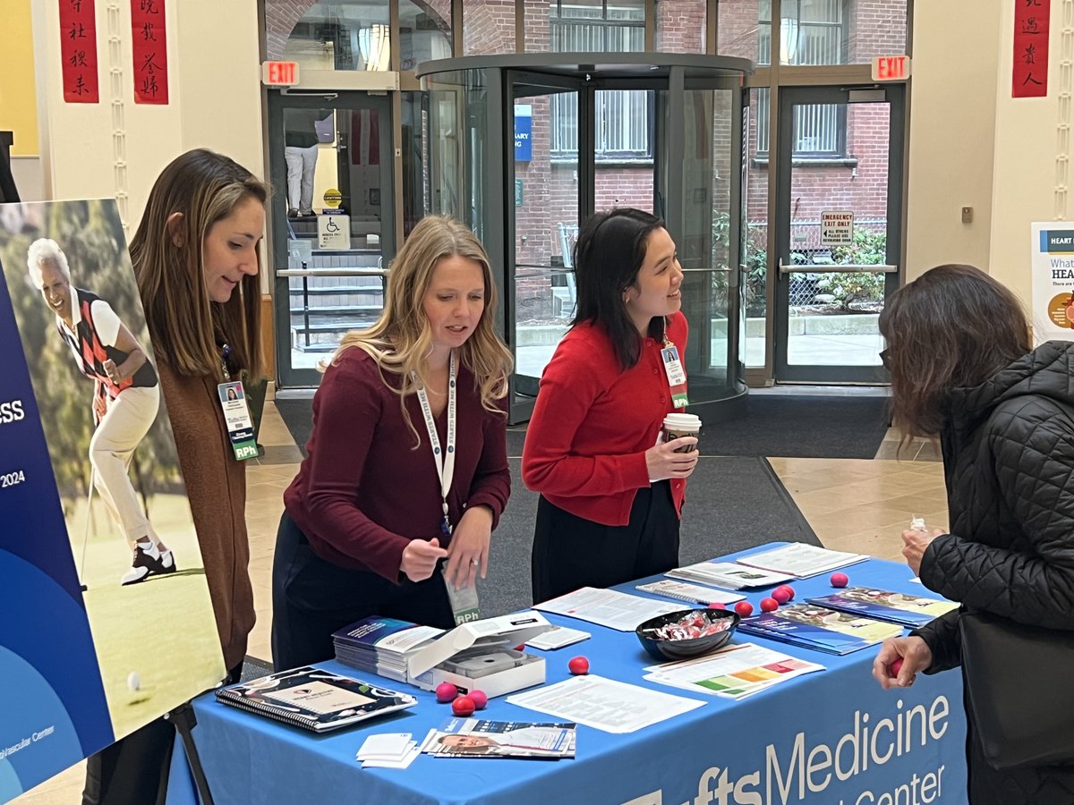 #HFWeek2024 at @TuftsMedicalCtr. Day Four: 'Medical Therapies to Heal the Heart' with our brilliant heart failure PharmDs. This team is on 🔥 today, reviewing medications with patients and handing out #HF guideline handbooks to staff. #GDMT works! 💊 @HFSA