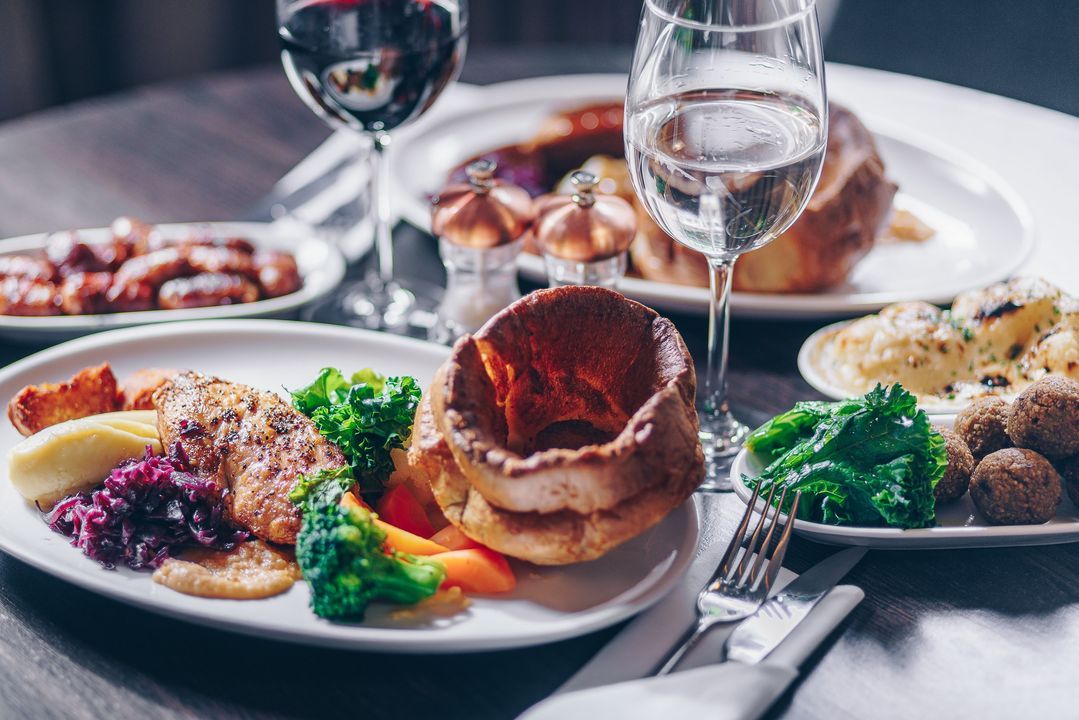 Sunday Lunch at our @thehudsonncl Restaurant is a treat for all senses👌🏻
For bookings call 0191 731 6670 🍽️🍷