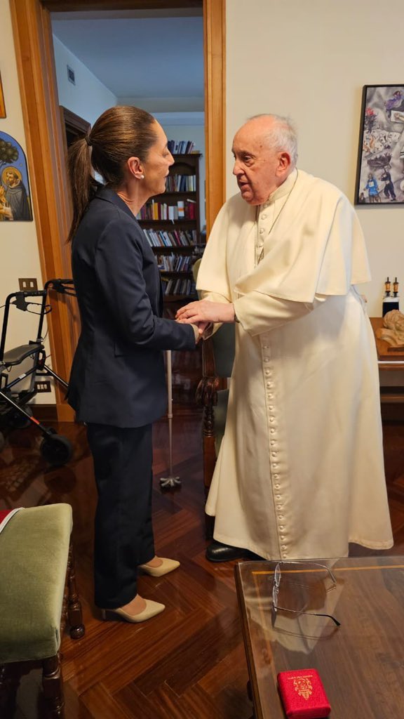 TCiceronis's tweet photo. “Malditos españoles nos impusieron la religión”

“Pinche derecha conservadora, católica panista, antiderechos”.

“Méndigo imperialismo eurocéntrico”.

“El clero es pederasta”.

“Tengo el corazón a la izquierda, viva la 4T”.

La chairiza quedando como PENDEJA 24/7. 

🤡🤡🤡🤡🤡🤡 https://t.co/YZsQXiKaM8