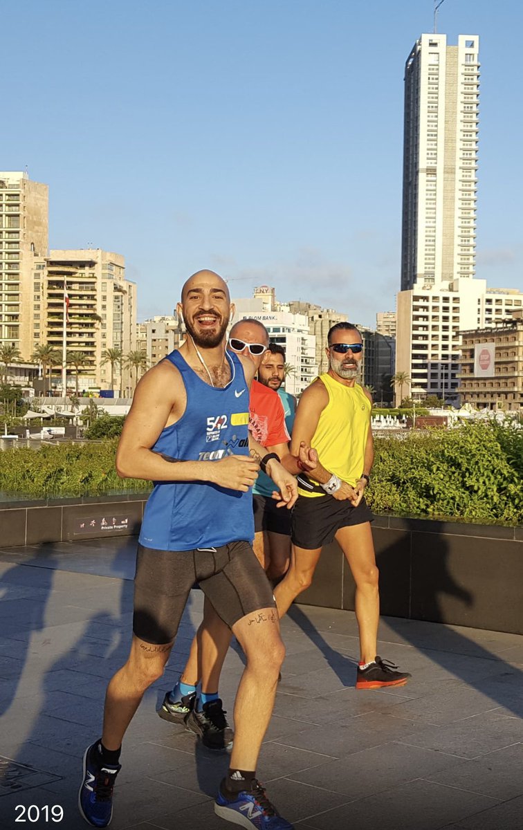 Salah_Halawi's tweet image. ما بعرفوا لعلي شخصياً. بعتولي الصورة وهوي عم يتحضّر لماراثون بيروت سنة ال٢٠١٩ بTeam walid .وليد كان تلميذي بالجامعة وبذات الوقت مدربي للتحضير للماراثون. (كنت بأول فريق تدرب وقتها مع وليد). 

عم شوف انو بحاجة النا لنساعده. علي صار قاطع 80٪ من حاجته المادية لعملية زرع نخاع العضم…