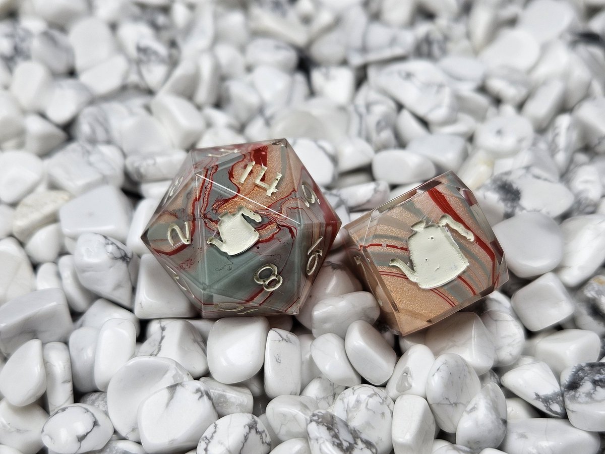 It's the time of the week when I cause you to stare at your bank account balance, because I've JUST DROPPED NEW DICE!

POUROVERGAMING.ETSY.COM

#dice #d20 #dnd #handmadedice #polyhedraldice #dungeonsanddragons