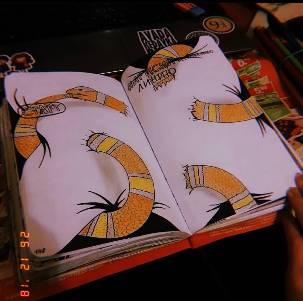 _sondrea_'s tweet photo. ещё несколько моих разворотов из #wreckthisjournal 🎨💔 https://t.co/rYqK3DfDql
