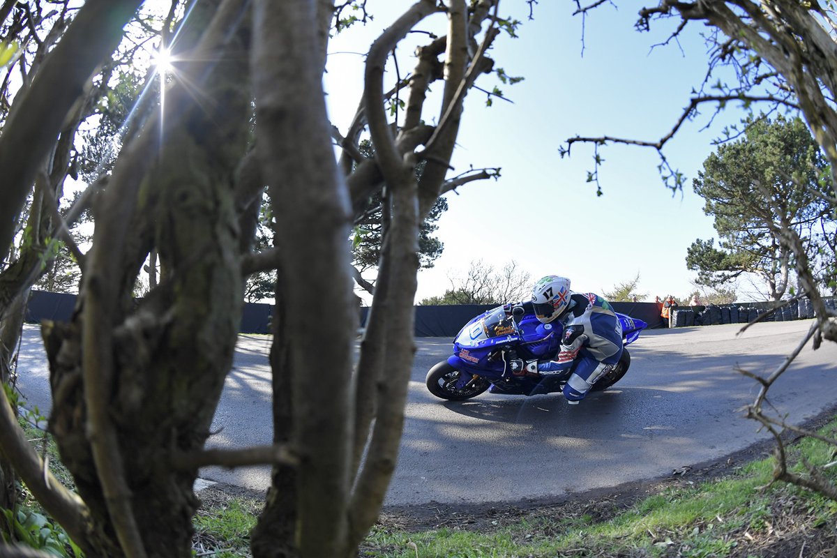 Entries now open for the Oliver's Mount Bob Smith Spring Cup on 13/14 April

Check out oliversmount.com/2024-spring-cu…

Regs &amp; Entry forms oliversmount.com/competitors/sp…

Closing Date: Monday 11th March 2024

#SpringCup #BobSmith #RoadRacing #OliversMount #Scarborough #TT

Pic: Mark Sidebottom