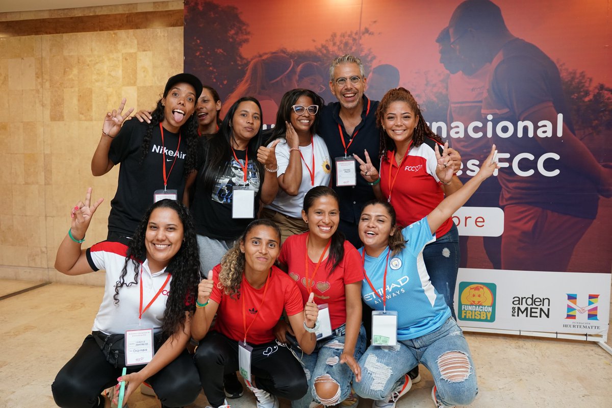 FCCColombia's tweet photo. #tbt Ustedes son el Corazón de FCC y son los principales agentes de cambio en las comunidades donde estamos. 🌎⚽️❤️
#FCCSummit #CumbreFCC https://t.co/bk9FLiuBoo