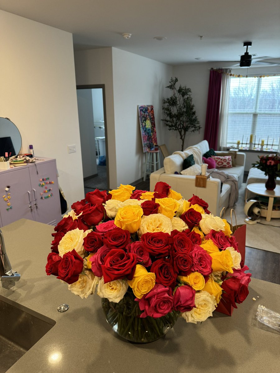 martymoment's tweet photo. Beautiful bouquets I got yesterday 💗 https://t.co/jNBI57L8gW