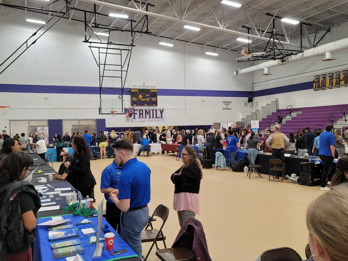 AgriLife_RSSI's tweet photo. RSSI is grateful to Skidmore-Tynan ISD for granting us the opportunity to lead their first ever College &amp; Career Fair. Students engaged with 40+ colleges and industry leaders, paving the way for future opportunities! Thank you to the many partners who helped support the event. https://t.co/b6x3c0T3sa