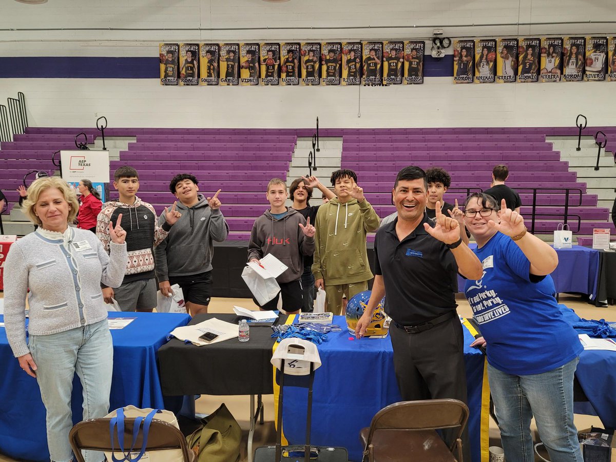 AgriLife_RSSI's tweet photo. RSSI is grateful to Skidmore-Tynan ISD for granting us the opportunity to lead their first ever College &amp; Career Fair. Students engaged with 40+ colleges and industry leaders, paving the way for future opportunities! Thank you to the many partners who helped support the event. https://t.co/b6x3c0T3sa