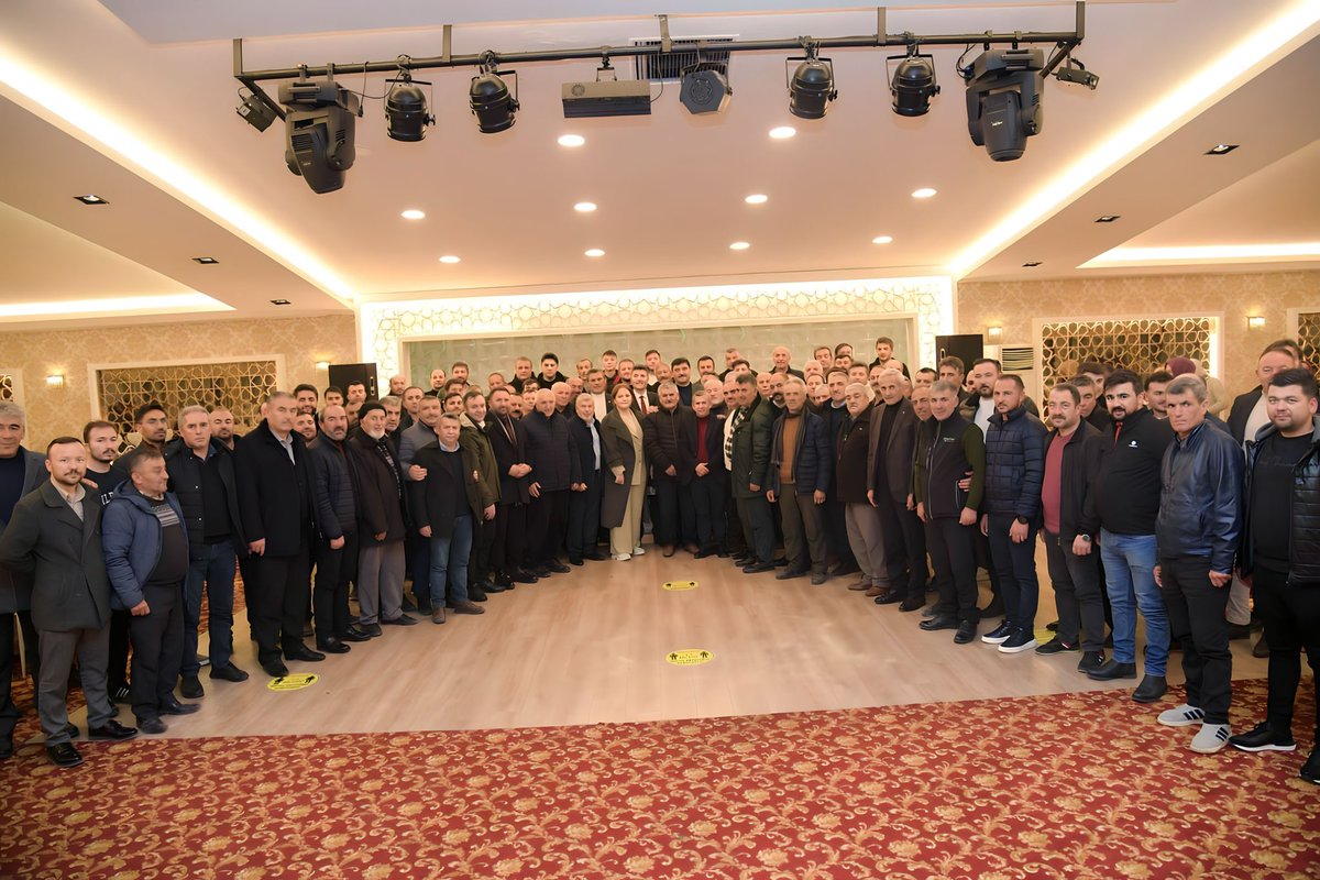 serhatoguz06's tweet photo. Çamlıdereli hemşehrilerimiz ile bir araya geldik. Kıymetli hemşehrimize destekleri için teşekkür ediyorum. 

İnanıyoruz ki kıymetli hemşehrilerimizin güçlü desteğiyle 31 Mart’ta bizi bekleyen zafer var. Her daim biriz, beraberiz. 

Kahramankazan için ‘Bir’iz 
Kahramankazan Biz’iz…

#HazırızKararlıyız 

@hakanhanozcan 
@turgutaltinok06