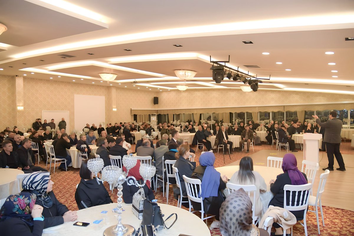 serhatoguz06's tweet photo. Çamlıdereli hemşehrilerimiz ile bir araya geldik. Kıymetli hemşehrimize destekleri için teşekkür ediyorum. 

İnanıyoruz ki kıymetli hemşehrilerimizin güçlü desteğiyle 31 Mart’ta bizi bekleyen zafer var. Her daim biriz, beraberiz. 

Kahramankazan için ‘Bir’iz 
Kahramankazan Biz’iz…

#HazırızKararlıyız 

@hakanhanozcan 
@turgutaltinok06