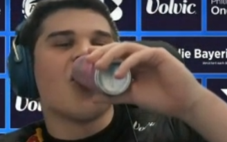 reptilezero_'s tweet photo. @Densi_lol me after your game https://t.co/3LmXzjrKWQ