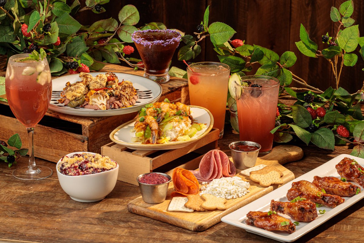 Park_Journey's tweet image. This post also includes all of the available items on the Boysenberry Festival tasting card, and more importantly, where you can find them!! 
#KnottsBerryFarm #BoysenberryFestival