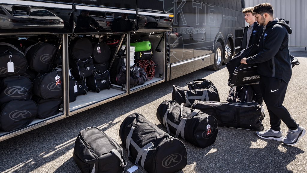 𝙒𝙚 𝙤𝙪𝙩𝙩𝙖 𝙝𝙚𝙧𝙚 🚌

» 𝘘𝘶𝘦𝘦𝘯 𝘊𝘪𝘵𝘺 𝘣𝘰𝘶𝘯𝘥

#Hokies 🦃⚾️