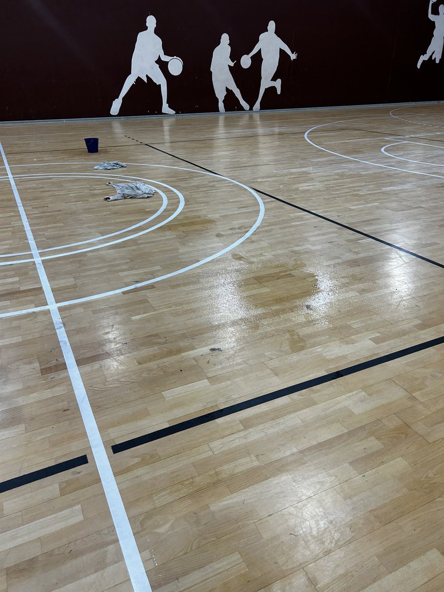Pedro_Drulls's tweet photo. @wordstime @cris_ayala_  @Aytoburgos Polideportivo Lavaderos https://t.co/DQGtdhPGdL