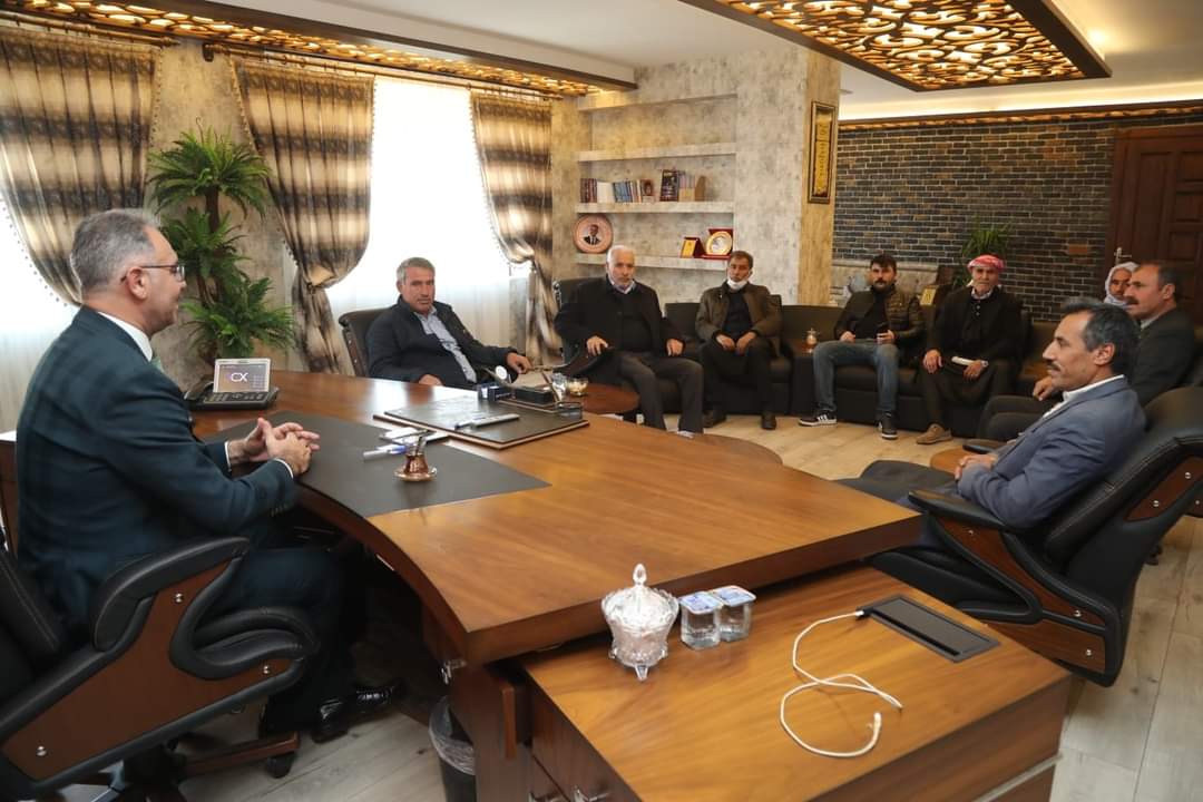 Düger (lebenciler )olarak baska aşiretlerin kendi adayını çıkarmak için bizim üzerimizzden rant yapmasını kabul etmiyoruz kendi siyasi parti adaylarımız vardir başka aşiretler bizim üzerimizden prim yapmasın.