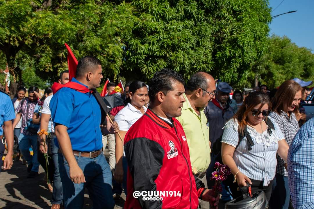 cuununan's tweet photo. En marco a la jornada de conmemoración del 45 aniversario de la Gesta Heroica de nuestros Héroes y Mártires de El Calvario, se realizó Visita a camposanto de Guadalupe, en donde descansan mortalmente nuestros Héroes y Mártires.

#LaPatriaLaRevolución
#CUUN1914 https://t.co/HzKSKDBriA
