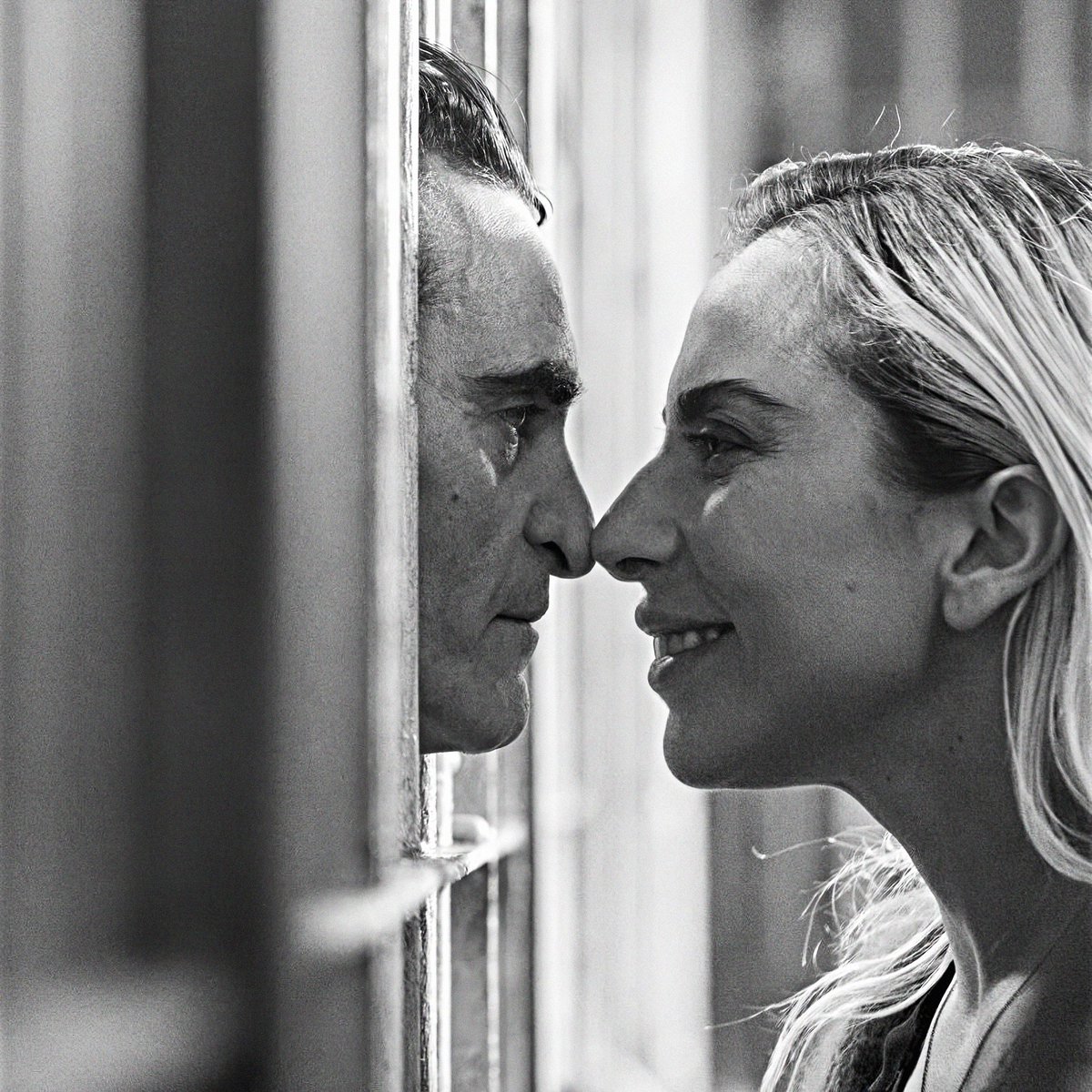 TheStrangeFilms's tweet photo. NEW LOOK at ‘Joker: Folie à Deux’ 🎞️

Who’s EXCITED? ✋

#JoaquinPhoenix #LadyGaga #ToddPhillips #Joker #Joker2 https://t.co/k0jbxaqzSG