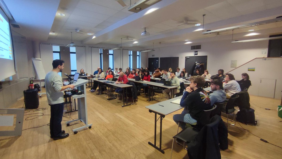 PLS_News's tweet photo. Une semaine de formation sur les métiers du #numérique s'est tenue à Bruxelles du 22 au 25 janvier 2024 dans le cadre du projet #SocialTechAcademy. Des participant·e·s de divers pays européens ont exploré les défis de la #transitionnumérique dans l'#économiesociale. https://t.co/Ydp86j4LpZ