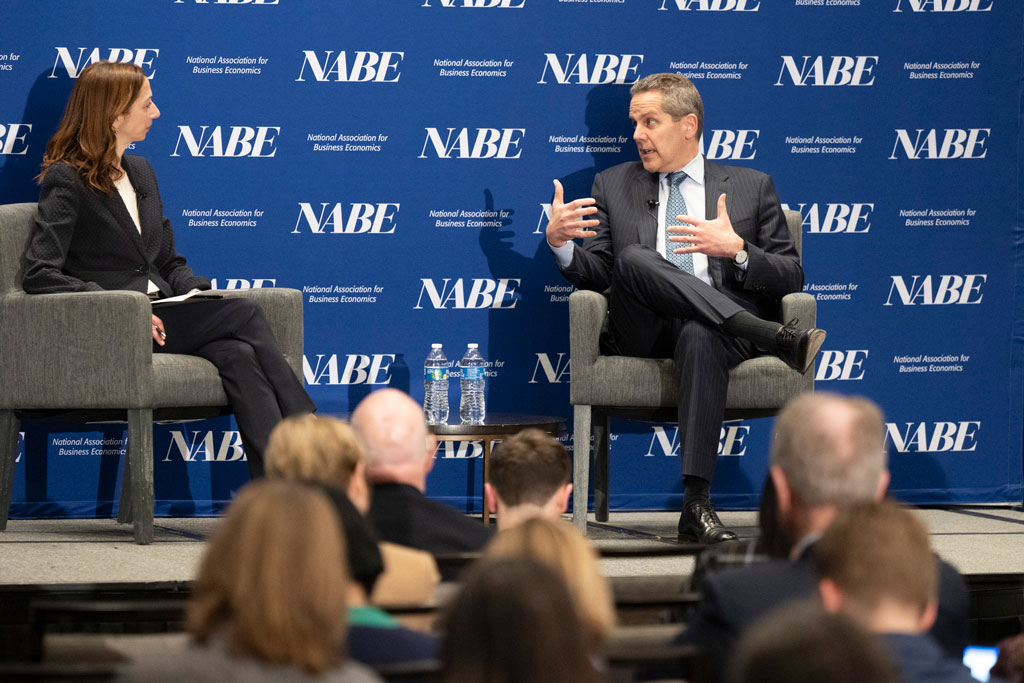 federalreserve's tweet photo. Yesterday, Vice Chair for Supervision Barr gave a speech on monetary policy and bank regulation 

https://t.co/2CfOFK5hvF https://t.co/GPUkpoDN38