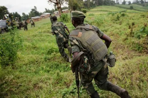VolcansLes's tweet photo. combats #M23_RDF_WAZALENDO_FARDC : d’intenses échanges ont été signalés vers midi de ce jeudi 15 février 2024 entre les rebelles du #M23 et les #FARDC près de Sake dans le groupement #Kamuronza en territoire de Masisi.
C’est précisèment à  4km de #Sake donc à #Lutobogo , où les forces loyalistes pourchassaient les rebelles afin de les repousser le plus loin possible. Les premières positions du #M23, situées sur les collines surplombant #Ngumba, #Kanve (route #Sake-#Kirotshe) et au dessus de chez #Madimba vers #Kiuli, sont pilonnées sans cesse par l’artillerie lourde des #FARDC.