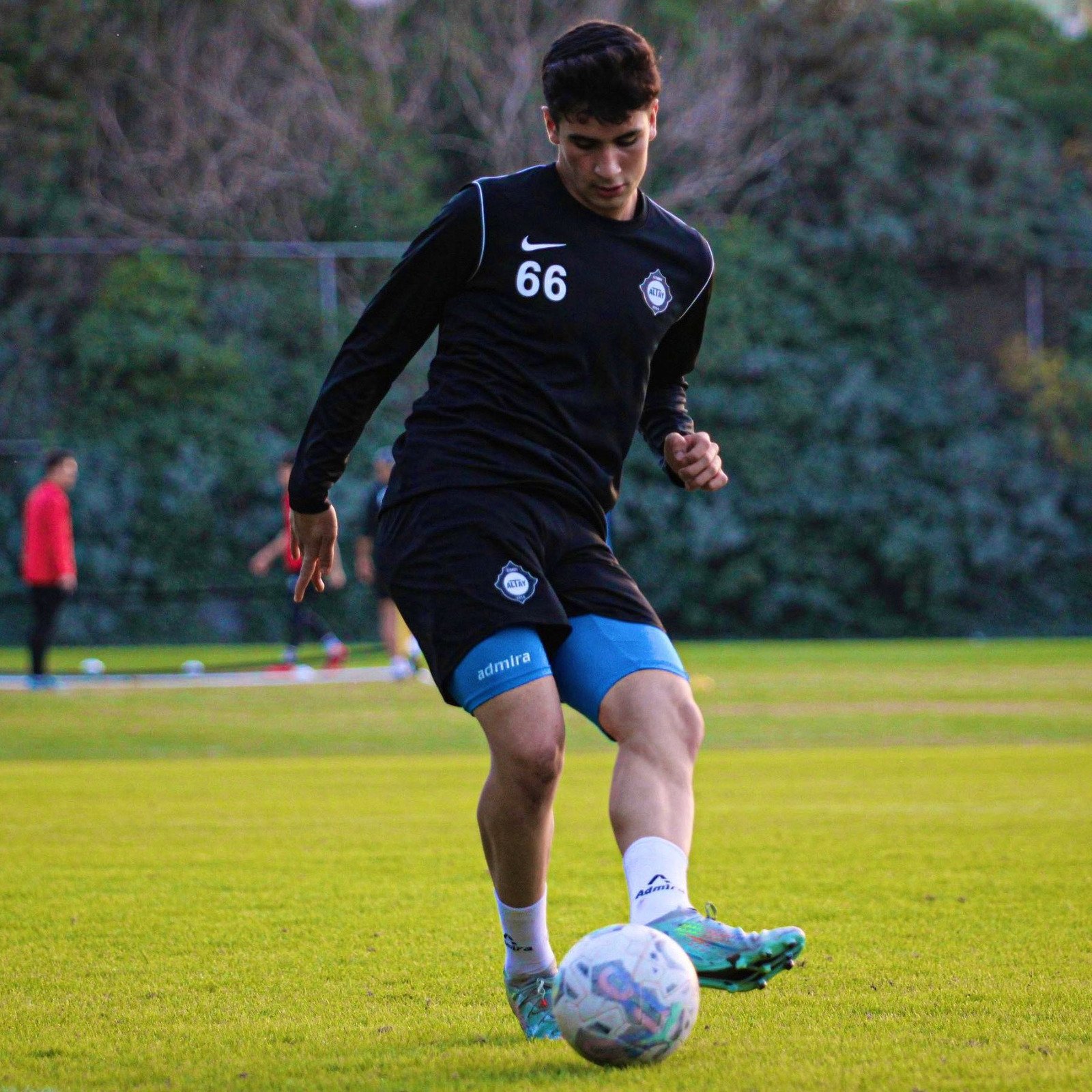 Transfer Merkezi ™ on X: "Galatasaray, kahraman şehit Fethi Sekin'in oğlu Burak Tolunay Sekin'i kadrosuna kattı. Altay'da forma giyen 2006 doğumlu Burak Tolunay Sekin forvet pozisyonunda oynuyor. https://t.co/RumZ2nPjVy" / X
