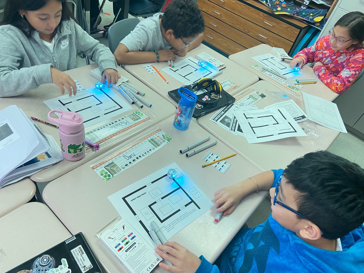 GuilfordEle's tweet image. Our Guilford 4thGators using Ozobots to review phases of the Moon 🌖 Great Technology connection to relevant learning experiences! @MsGroover2 @a_kekoler @LCPSOfficial
@csforlcps #DLDay #Technology
“Influence, Inspire, Impact!”🐊